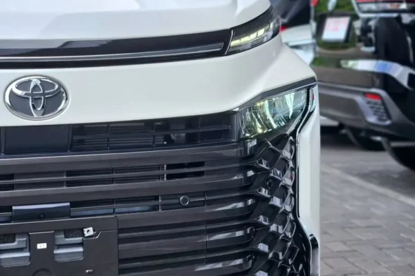 NEW TOYOTA VOXY