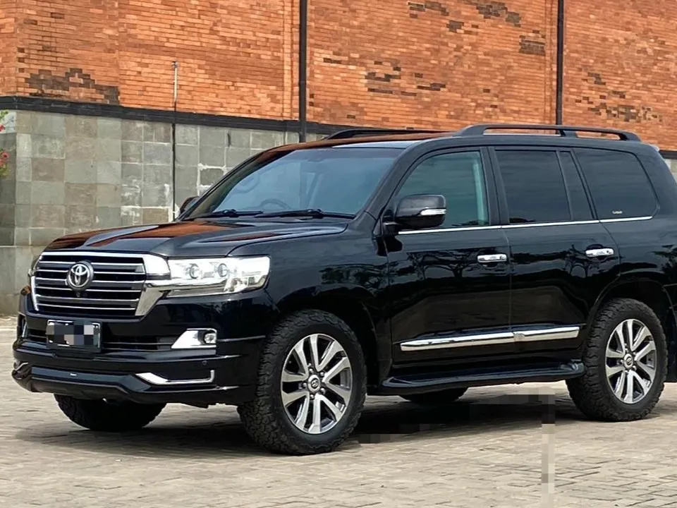 Land Cruiser V8 