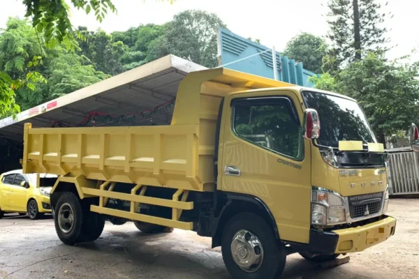 Mitsubishi FE 75 SHDX 136 PS Dump Truck