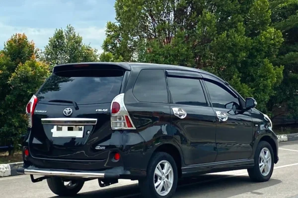 Toyota Avanza Veloz 1.5 AT 2013