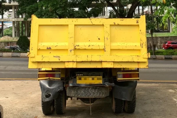 Mitsubishi FE 75 SHDX 136 PS Dump Truck